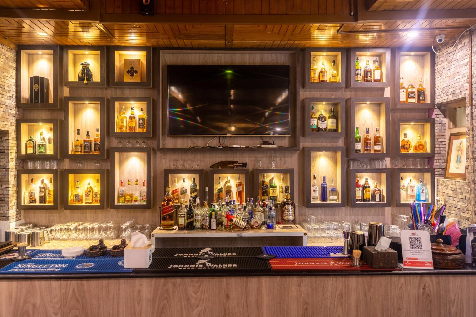 Dreamland Gold Resort & Hotel Siddharthanagar Екстер'єр фото