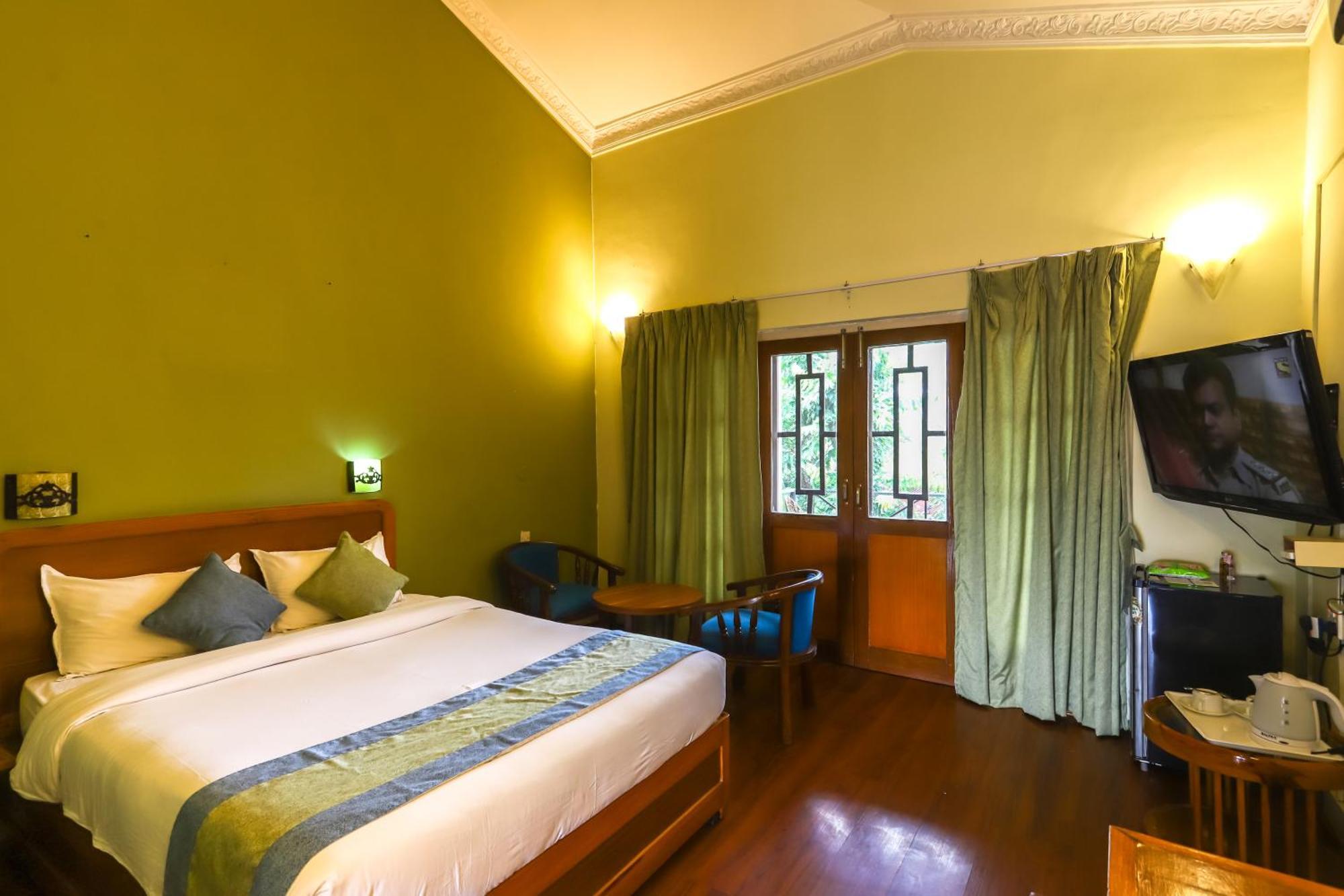 Dreamland Gold Resort & Hotel Siddharthanagar Екстер'єр фото