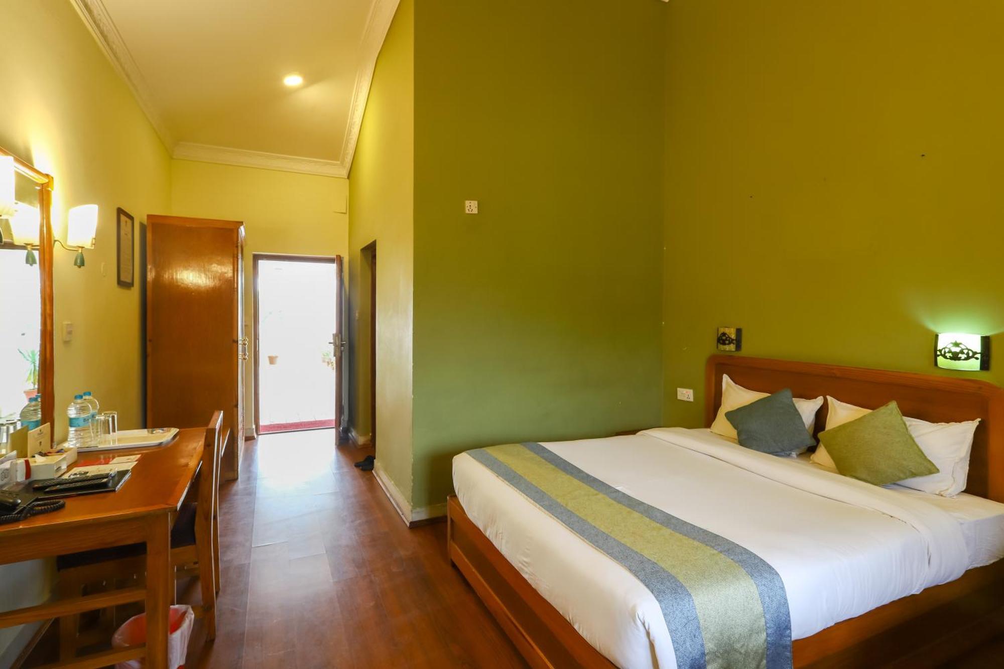Dreamland Gold Resort & Hotel Siddharthanagar Екстер'єр фото